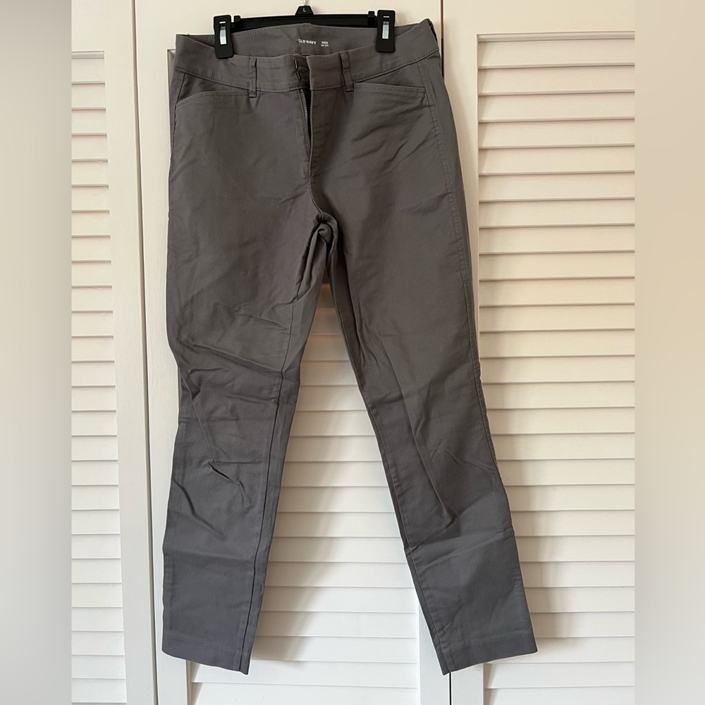 Old navy mid rise pixie chino pants